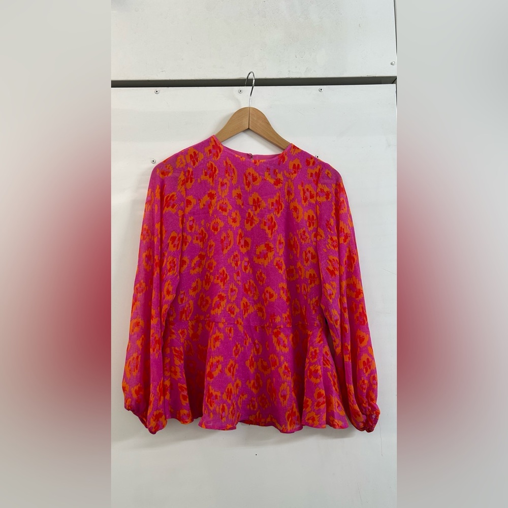 Woman’s blouse scoop